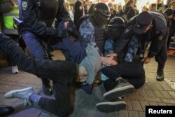 Задержания на акции против объявленной мобилизации. Москва, сентябрь 2022 года