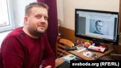 Аўтар кнігі гісторык Андрэй Вашкевіч за працай