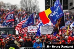 Сторонники президента Трампа у Белого дома