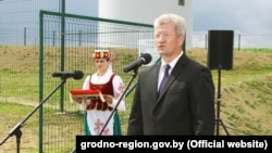 Анатоль Маркевіч падчас кіраваньня Наваградзкім райвыканкамам, архіўнае фота