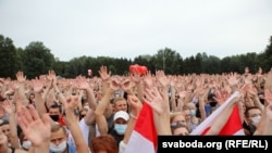 Першы агітацыйны пікет Ціханоўскай у Менску. ФОТАРЭПАРТАЖ