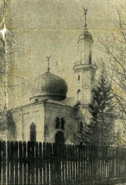 Менскі мячэт, 1918. Пабудаваны ў 1902 годзе, канчаткова зьнішчаны пры пабудове гатэлю «Юбілейны» у пачатку 1960-х