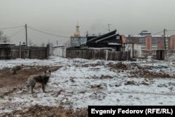 В районе Шанхай, Кызыл